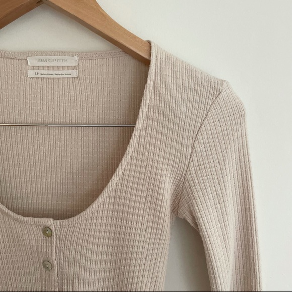 Urban Outfitters Tan Scoop Neck Crop Top Long Sleeved Size Small - Picture 4 of 8
